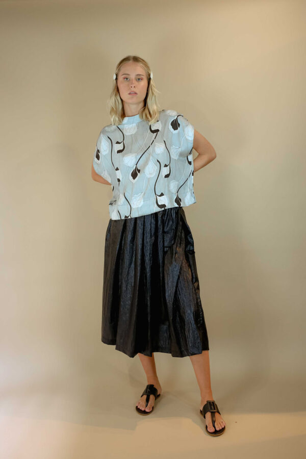 Skirt in technical tissue
